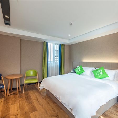 Ibis Styles Fuzhou Wuyi Square Hotel Exterior photo