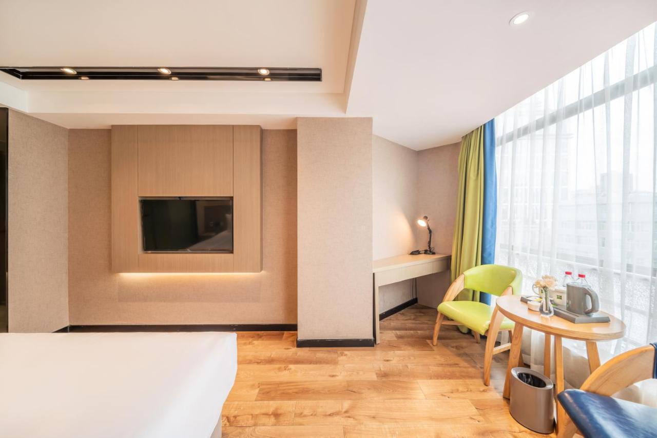Ibis Styles Fuzhou Wuyi Square Hotel Exterior photo