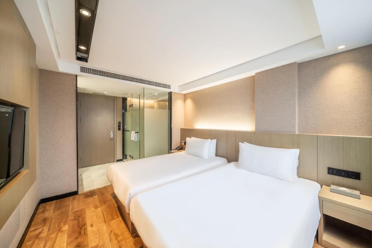 Ibis Styles Fuzhou Wuyi Square Hotel Exterior photo