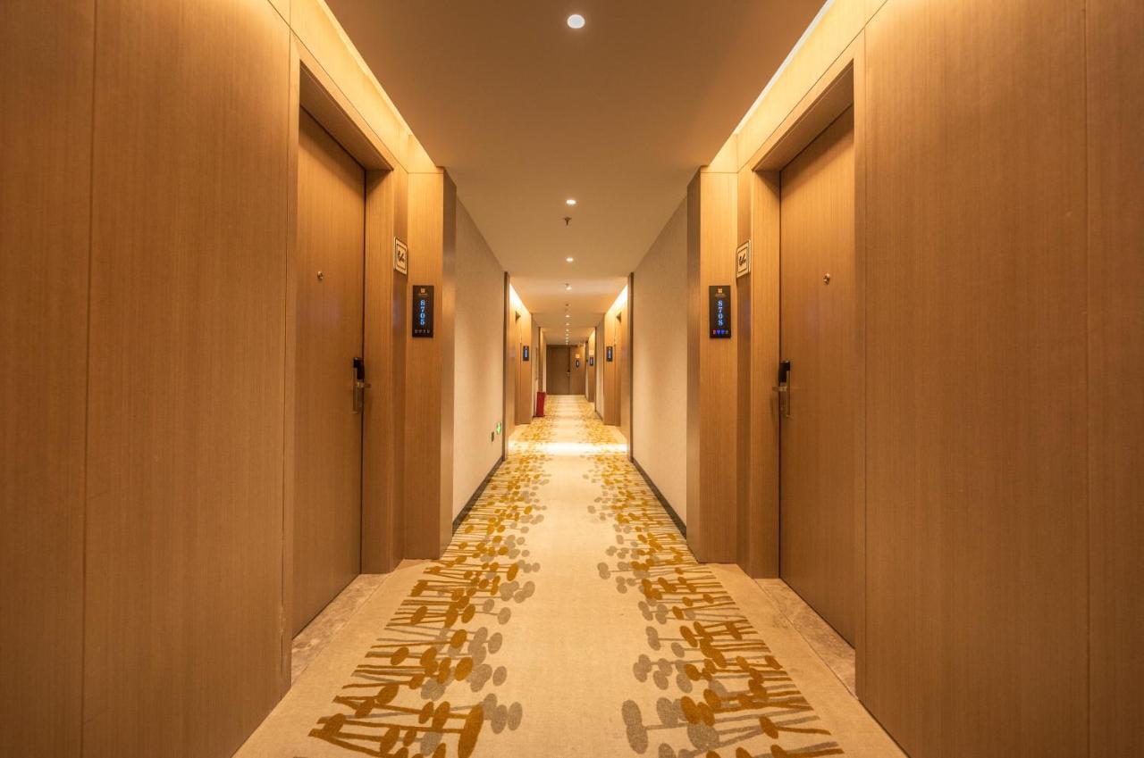 Ibis Styles Fuzhou Wuyi Square Hotel Exterior photo