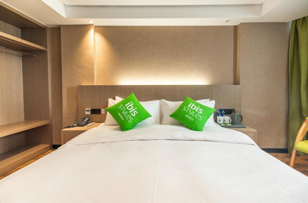 Ibis Styles Fuzhou Wuyi Square Hotel Exterior photo