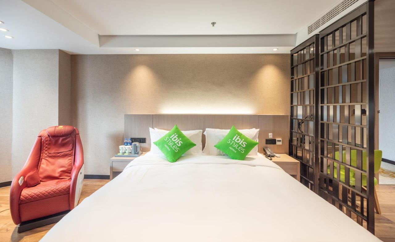 Ibis Styles Fuzhou Wuyi Square Hotel Exterior photo